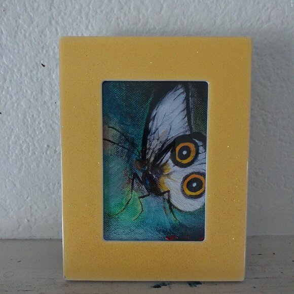 White Butterfly 4x6 Art print within a yellow glitter / shiny wood Frame - Picture 1 of 6